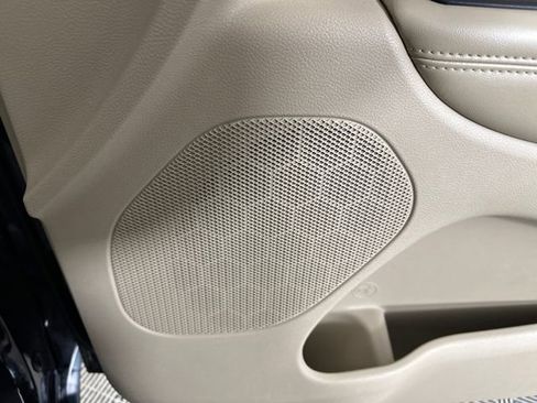 Used 2018 Jeep Grand Cherokee Limited image 29