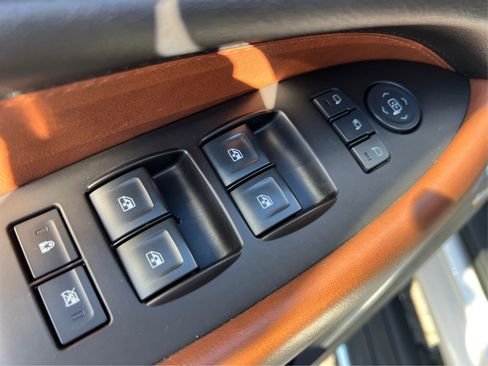 Used 2016 Cadillac Escalade ESV Premium image 34