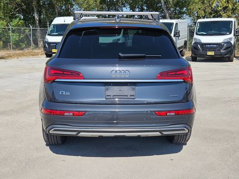 Used 2023 Audi Q5 Premium w/ Convenience Package image 4