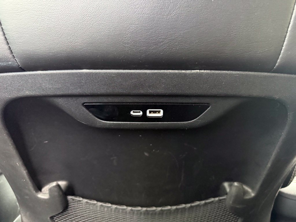 Used 2025 Chrysler Pacifica Limited FWD image 22