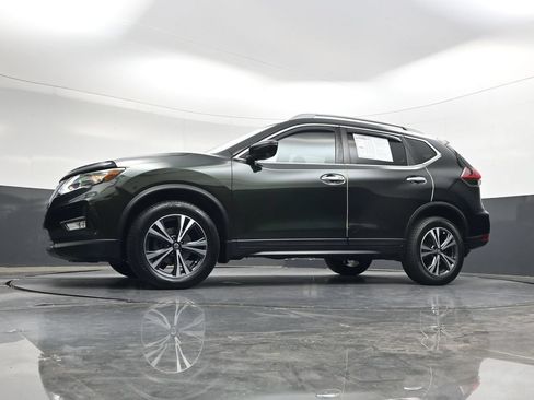 Used 2019 Nissan Rogue SV w/ Premium Package AWD/4WD image 44