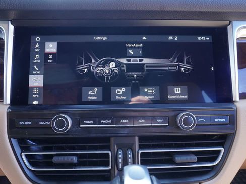 Used 2020 Porsche Macan Base image 20