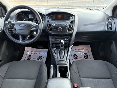 Used 2015 Ford Focus SE FWD image 11