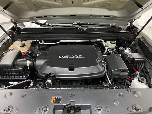 Used 2017 GMC Canyon 2WD Crew Cab w/ Convenience Package image 17