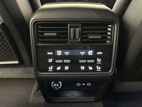 Certified 2026 Porsche Cayenne E-Hybrid AWD/4WD image 41
