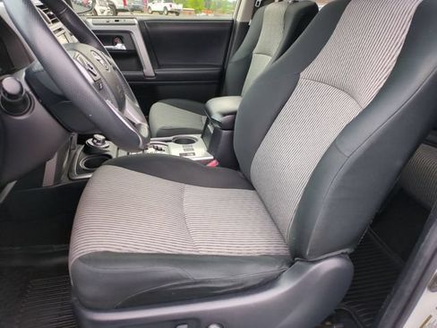 Used 2018 Toyota 4Runner SR5 AWD/4WD image 14