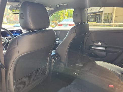 Used 2025 Mercedes-Benz GLA 250 image 15
