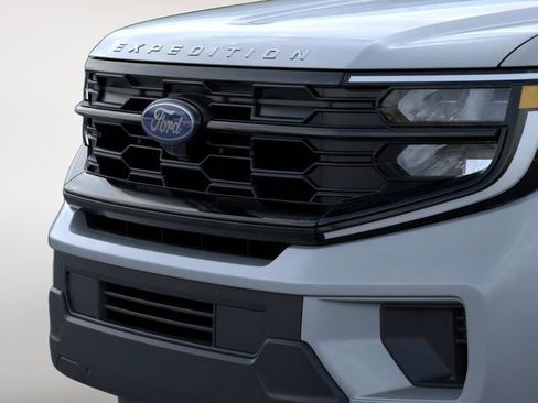 New 2026 Ford Expedition Active image 9