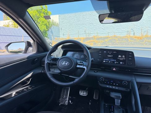 Used 2025 Hyundai Elantra Sport FWD image 23