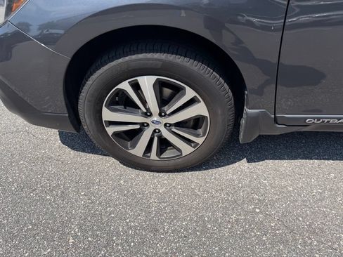 Used 2019 Subaru Outback 2.5i Limited w/ Popular Package #2 AWD/4WD image 11