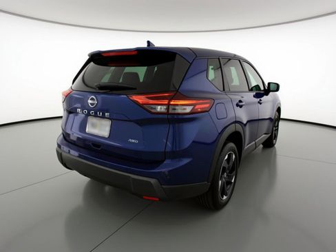 Used 2025 Nissan Rogue SV AWD/4WD image 9