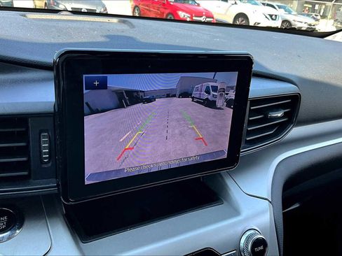 Used 2022 Ford Explorer XLT image 24