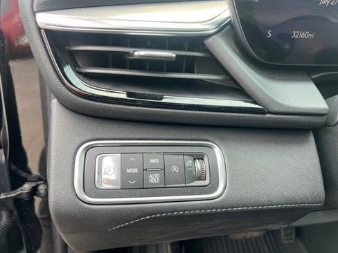 Used 2025 Buick Enclave Avenir w/ LPO, Floor Liner Package AWD/4WD image 30