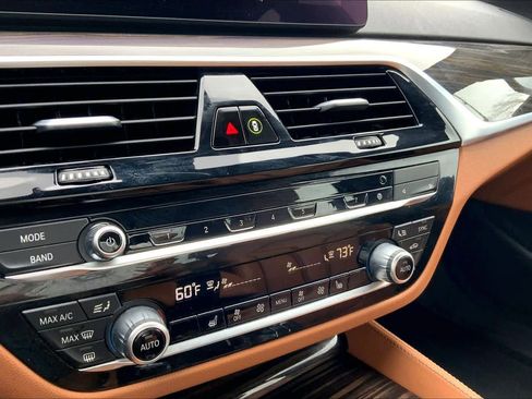 Used 2023 BMW 540i w/ M Sport Package image 34