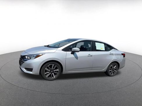 Used 2025 Nissan Versa SV FWD image 8