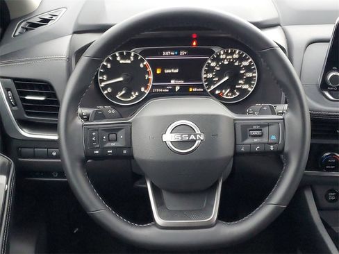 Used 2025 Nissan Rogue SV image 23