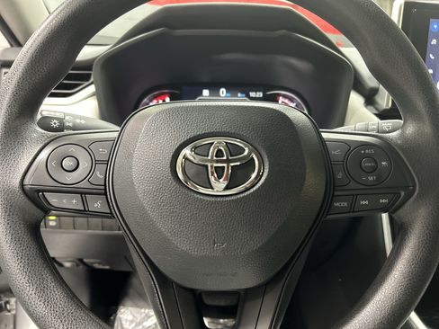 Used 2024 Toyota RAV4 XLE w/ Convenience Package FWD image 18