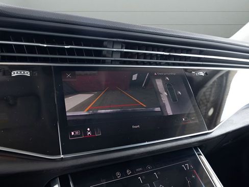Used 2023 Audi Q8 Premium Plus AWD/4WD image 20