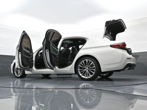 Used 2022 BMW 530i xDrive 530i xDrive w/ Premium Package image 42