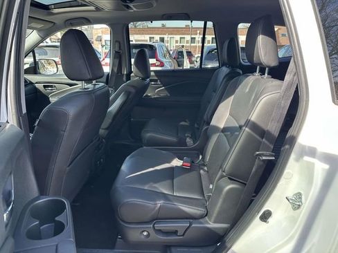Certified 2022 Honda Pilot Touring image 13