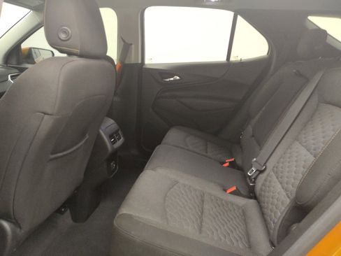 Used 2019 Chevrolet Equinox LT w/ Driver Convenience Package FWD image 18