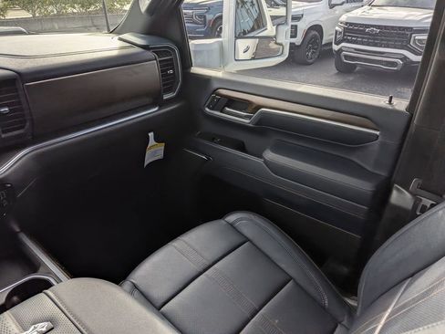 Used 2025 Chevrolet Silverado 2500 High Country w/ High Country Premium Package image 18