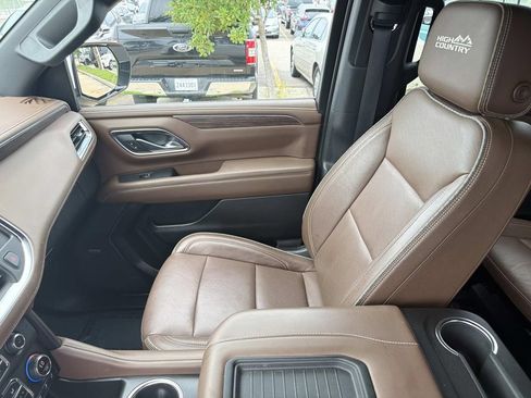 Used 2023 Chevrolet Suburban High Country w/ LPO, Illumination Package RWD image 20