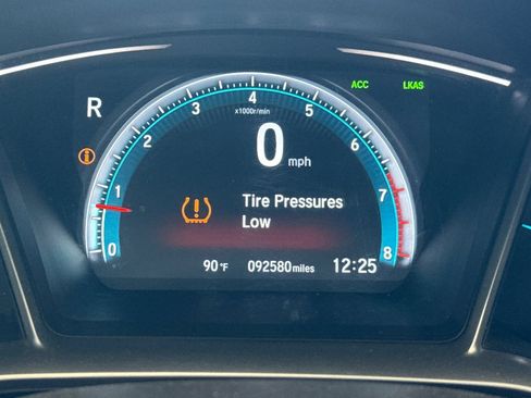 Used 2018 Honda Civic EX image 11