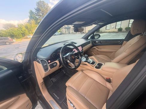 Used 2019 Porsche Cayenne AWD/4WD image 10