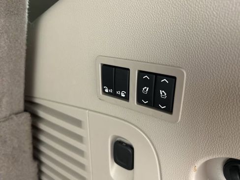 Used 2020 GMC Yukon Denali w/ Denali Premium Package image 32