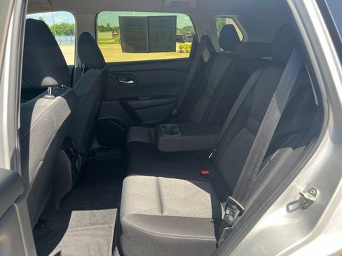 Used 2024 Nissan Rogue SV FWD image 21