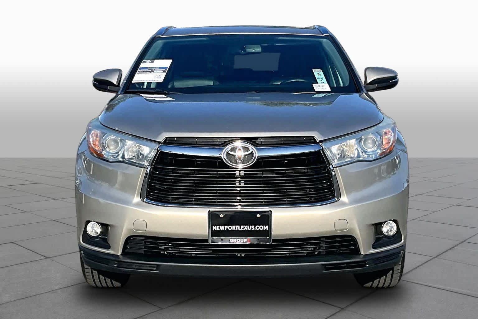 Used 2016 Toyota Highlander XLE FWD image 3