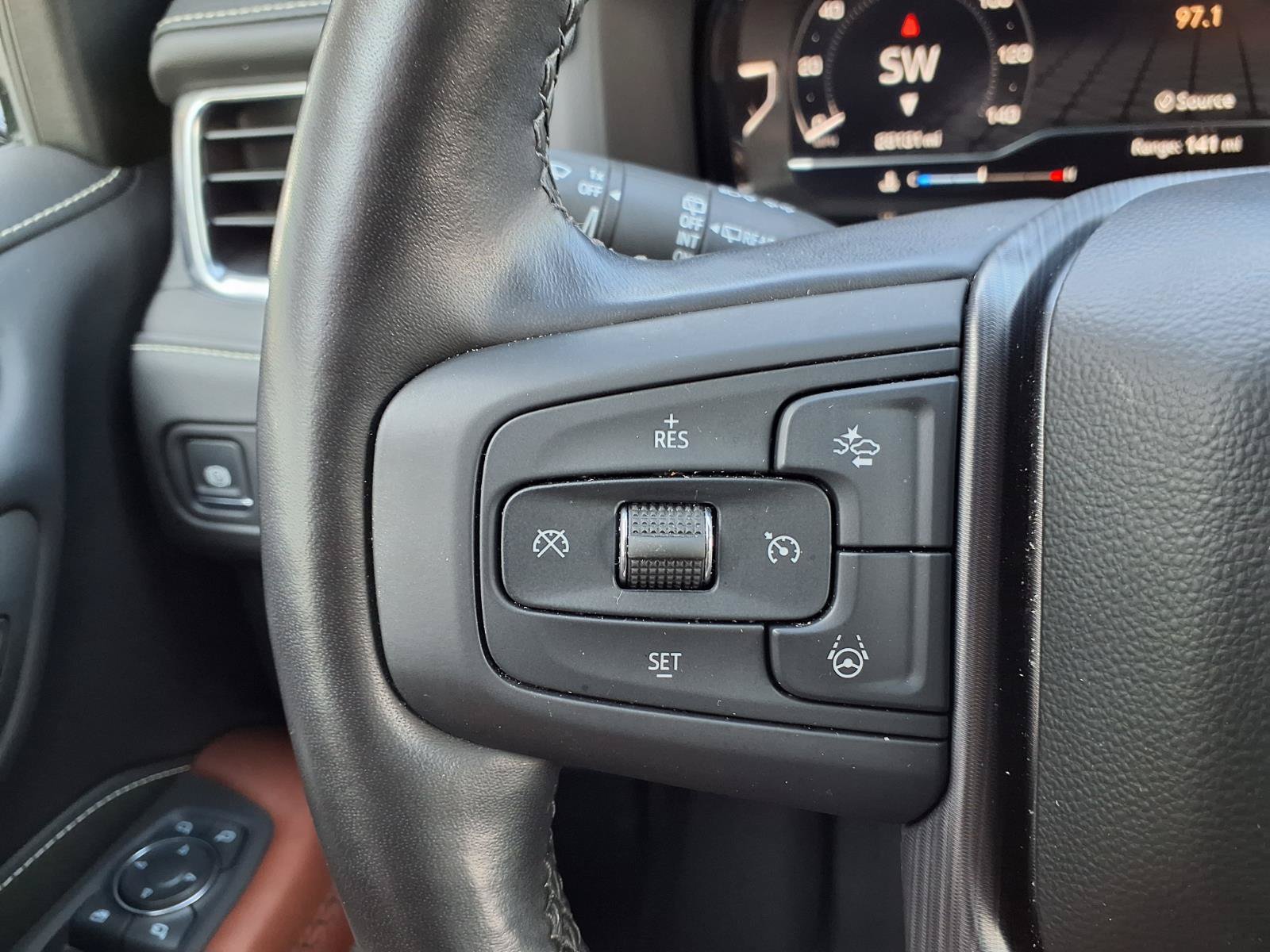 Used 2024 GMC Yukon Denali Ultimate AWD/4WD image 15