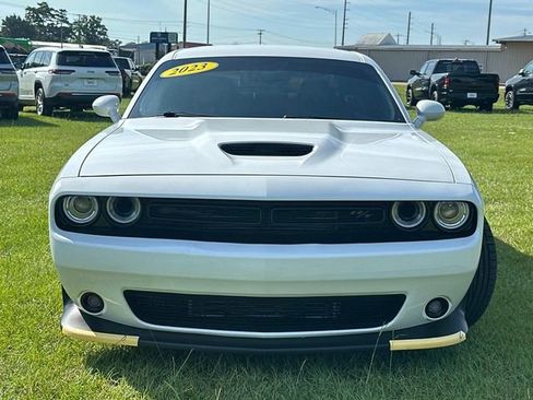 Used 2023 Dodge Challenger R/T w/ Plus Package image 2