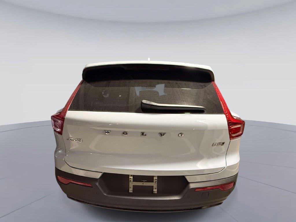 Used 2026 Volvo XC40 B5 Plus AWD/4WD image 5
