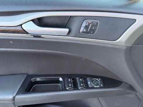 Used 2016 Ford Fusion SE w/ Equipment Group 202A image 20