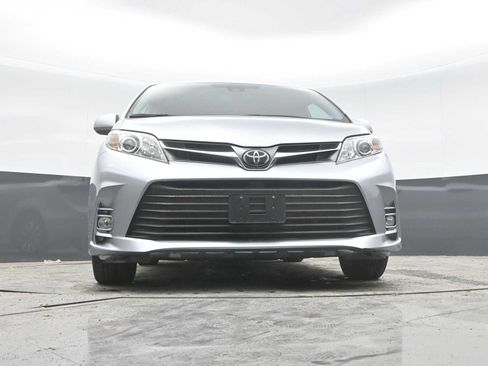 Used 2020 Toyota Sienna XLE w/ XLE Navigation Package AWD/4WD image 27