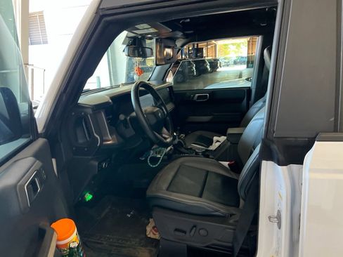Used 2023 Ford Bronco Outer Banks AWD/4WD image 5