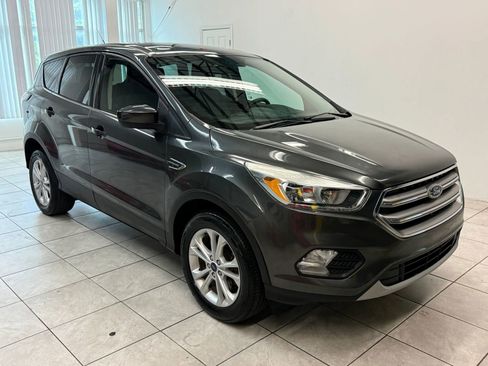 Used 2017 Ford Escape SE AWD/4WD image 1