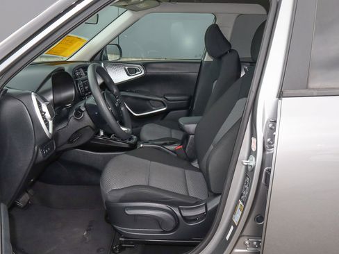 Used 2023 Kia Soul LX w/ Option Group 015 image 7