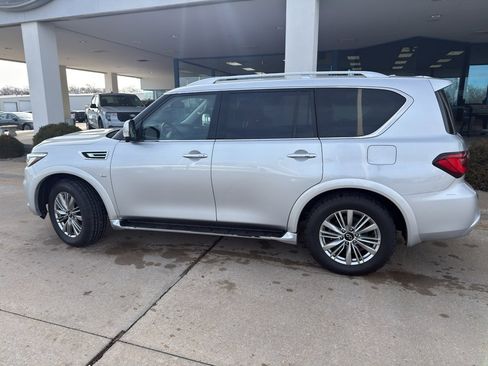Used 2018 INFINITI QX80 4WD w/ Driver Assistance Package image 9