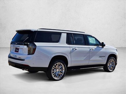 New 2026 Chevrolet Suburban RST w/ Comfort Package AWD/4WD image 2
