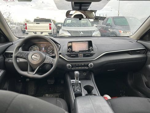 Used 2024 Nissan Altima 2.5 S image 5