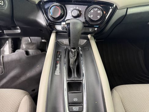 Used 2017 Honda HR-V LX image 25