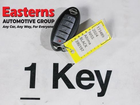 Used 2024 Nissan Altima 2.5 SV FWD image 25