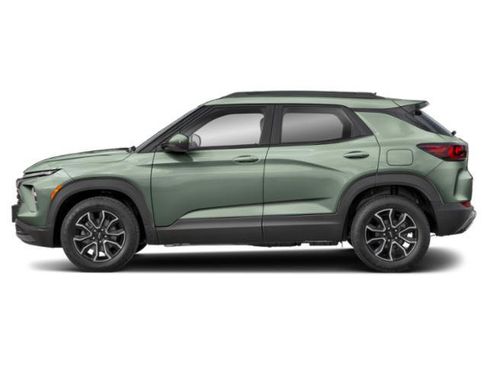 Used 2024 Chevrolet TrailBlazer ACTIV w/ Driver Confidence Package FWD image 3