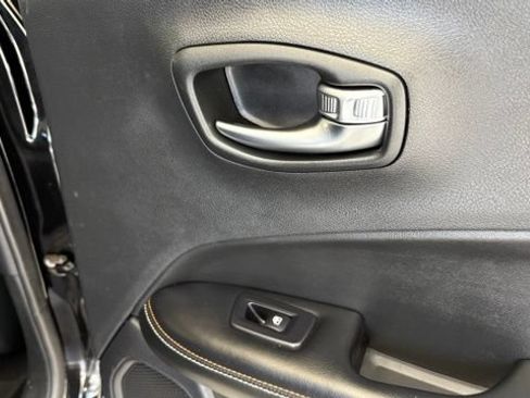 Used 2020 Jeep Compass Latitude FWD image 26