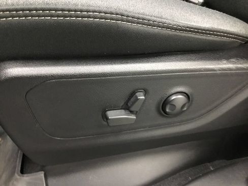Used 2022 RAM 1500 Big Horn AWD/4WD image 10