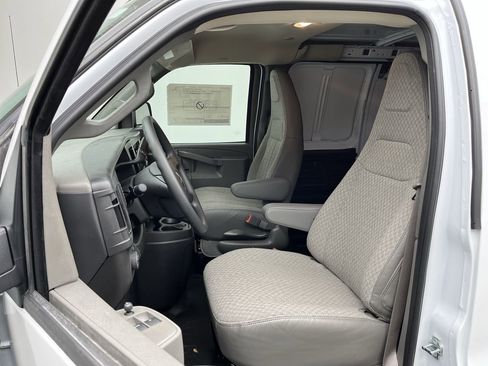 New 2025 GMC Savana 2500 w/ Driver Convenience Package RWD image 9