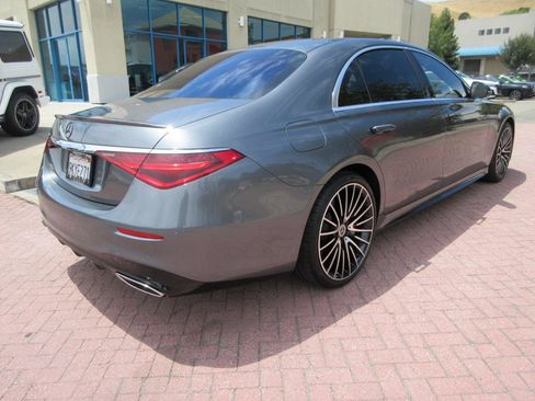 Used 2021 Mercedes-Benz S 580 4MATIC Sedan image 2